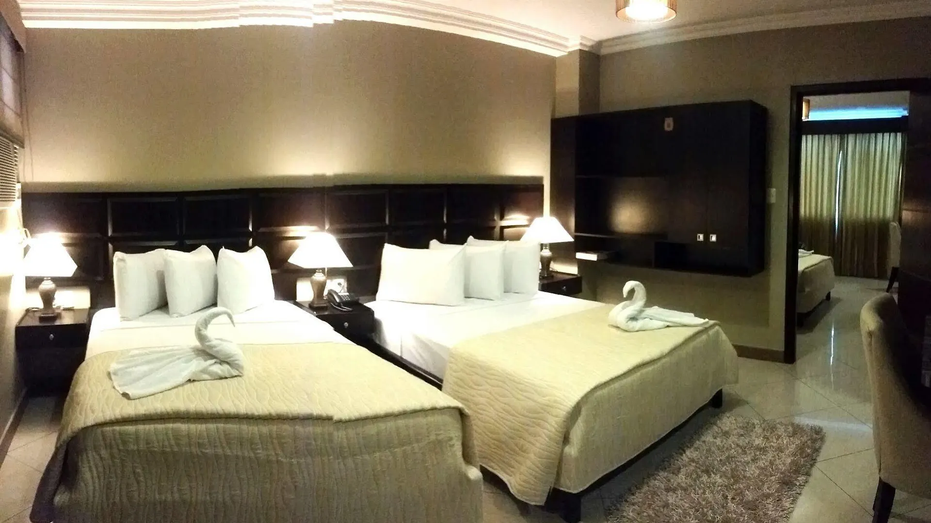 Atlantic Blue Hotel グアヤキル
