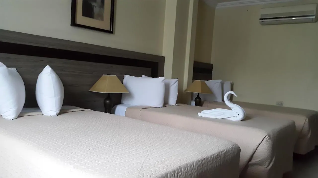 Atlantic Blue Hotel グアヤキル